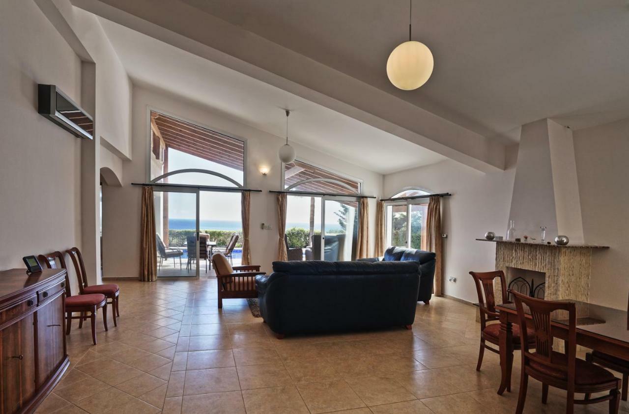 Unforgettable Family Escape - Cliffside Villa With Panoramic Sea Views And Kid-Friendly Private Pool Пісурі Екстер'єр фото